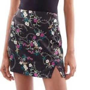 NWT Urban Outfitters Black Floral Satin Side Button‎ Mini Skirt - Size Large